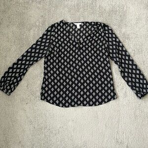 EC White House / Black Market Long Sleeve V-Neck Top - Size 12